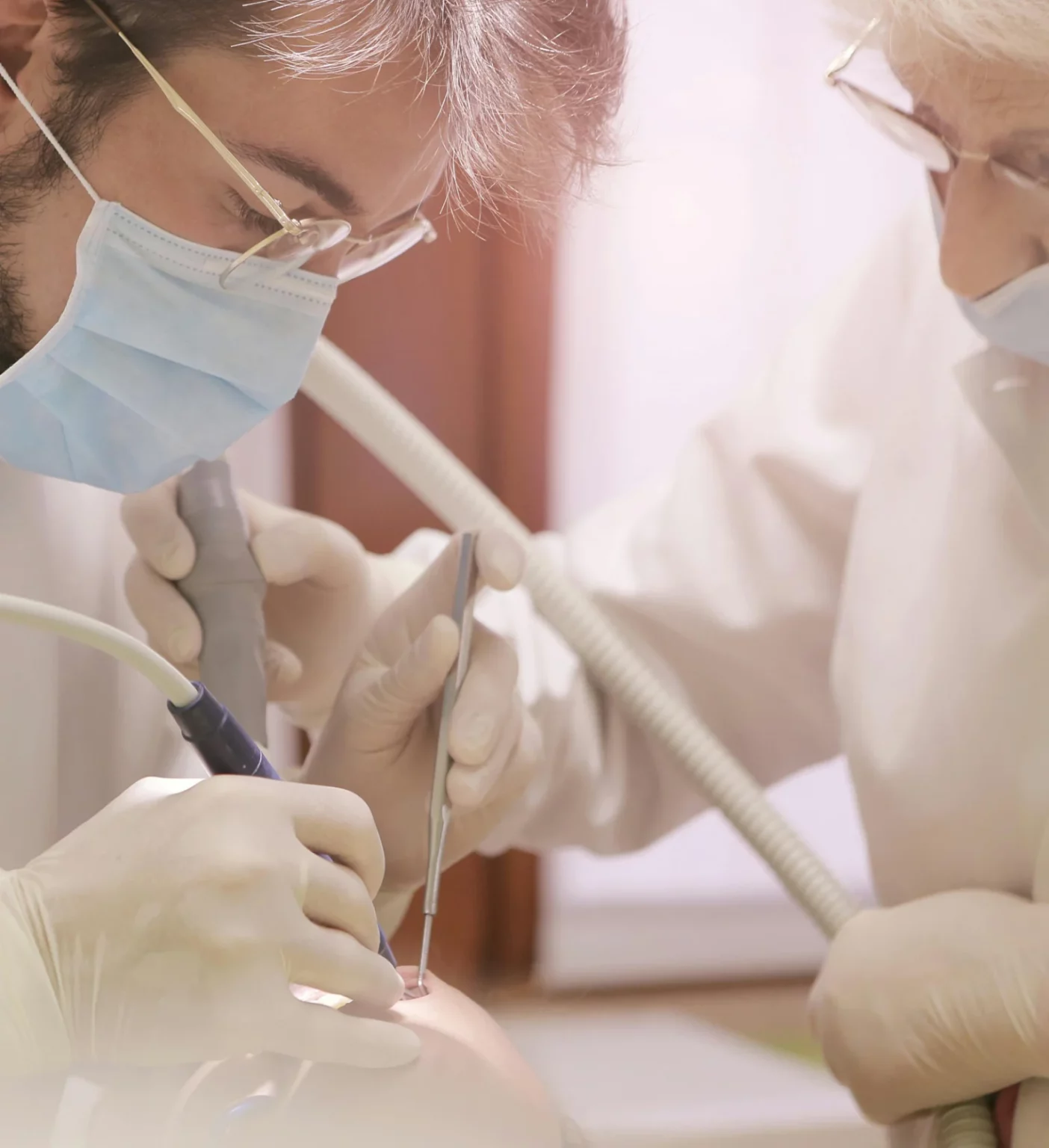 dentiste-assistante-soin